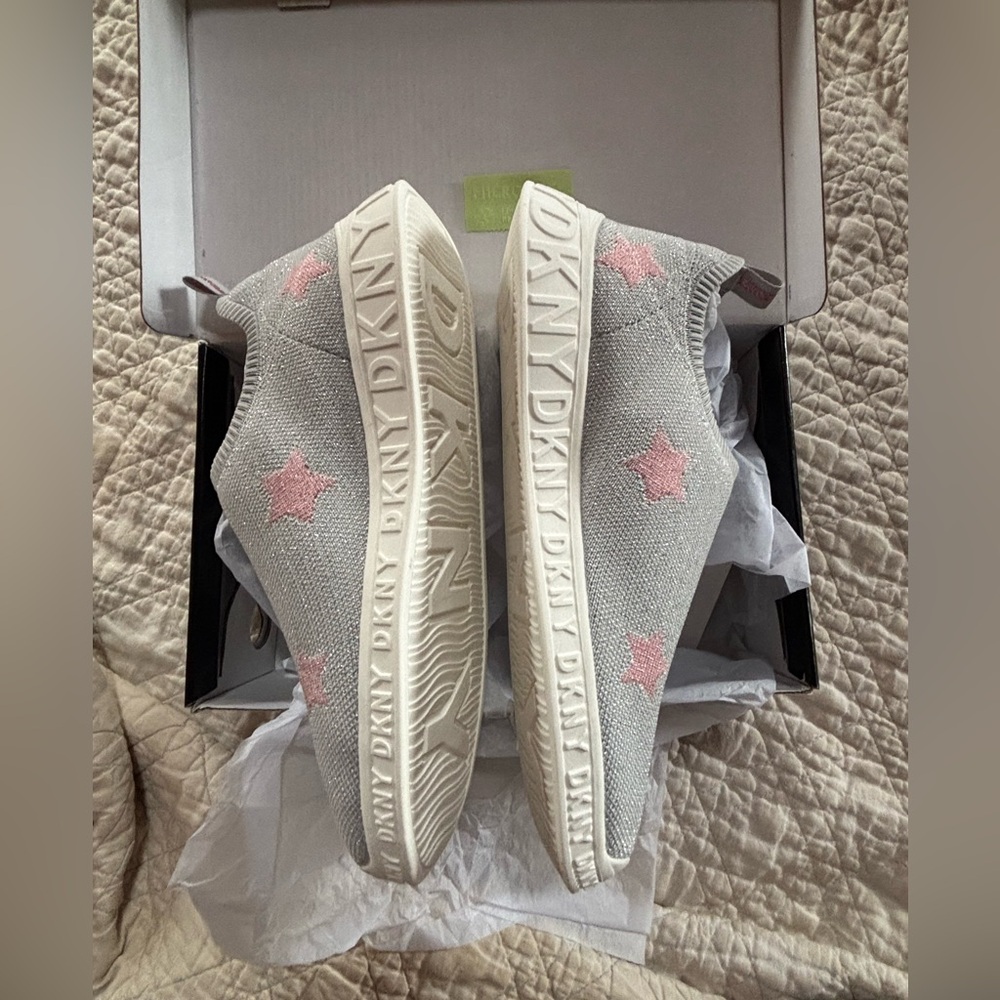 DKNY Girls Allie Star Round Toe Slip On Sneaker Shoes Size US 5 (women 7) NIB - Picture 6 of 10
